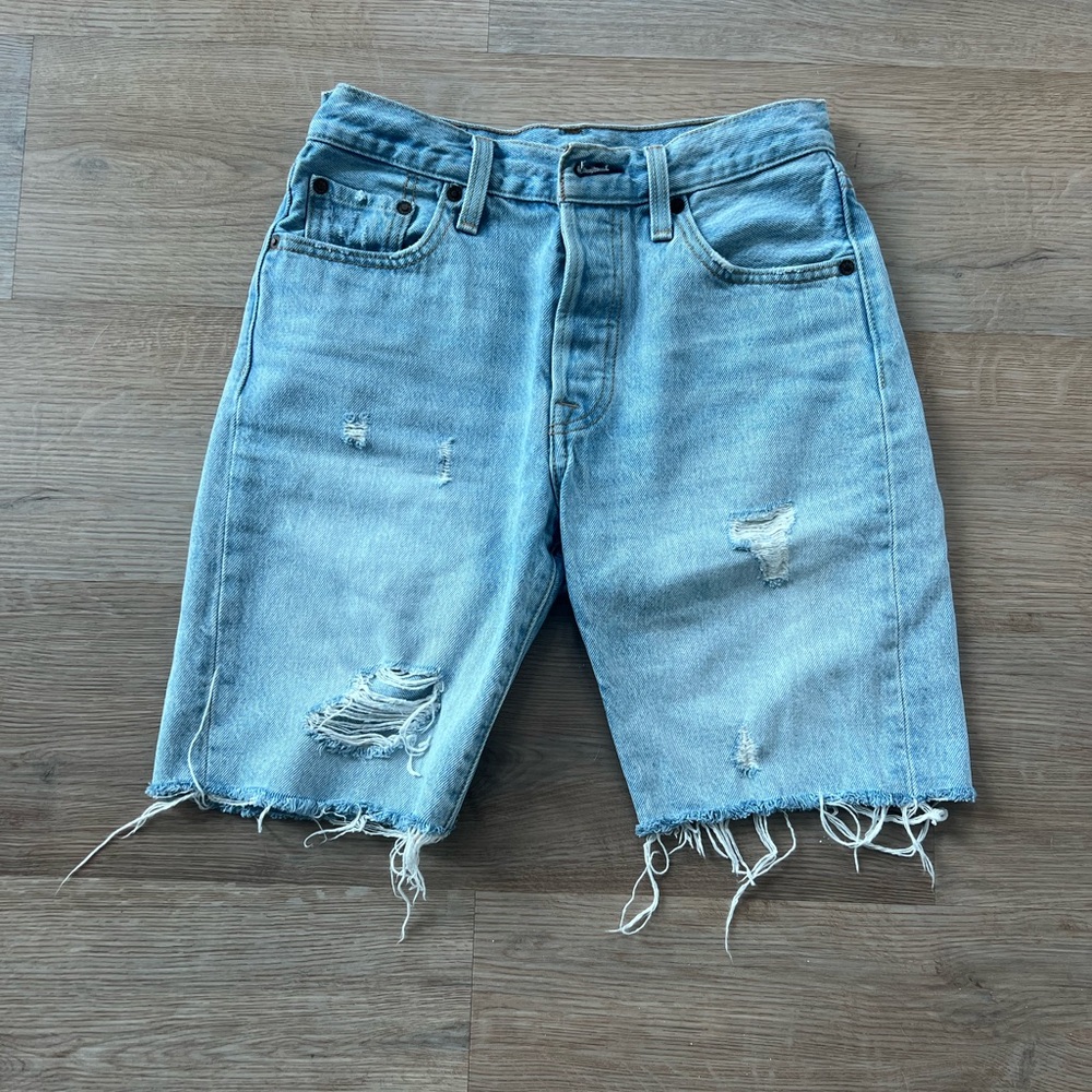 Levi’s 501 Mid Thigh ripped shorts (women’s)